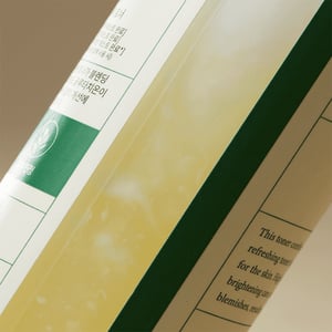 AXIS-Y Dark Spot Correcting Glow Toner 125ml •