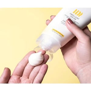 BABE LABORATORIOS Emollient Cream Relieves Itchiness & Helps Regenerate The Skin 200ml
