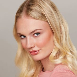 Essence The Blush 5g - 10 Befitting