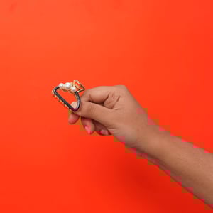 Dior Style Metal Hair Clip With Pearls - Black