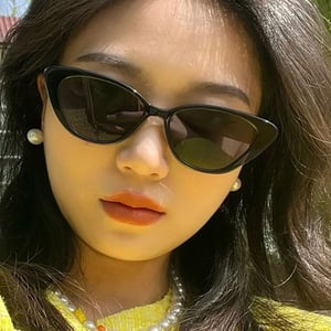 Triangular Retro Small Frame Cat Eye Sunglasses - Black (240034)