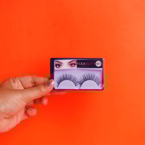 Huda Beutyi False Eyelash - 001
