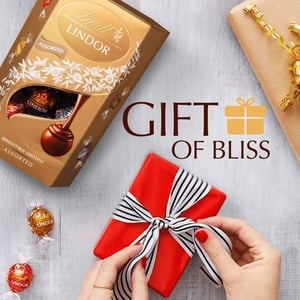 Lindt LINDOR Assorted Chocolate Truffles Box 200g •