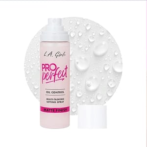 La Girl Pro Perfect Oil Control Multi Tasking Setting Spray 105ml