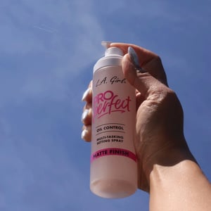 La Girl Pro Perfect Oil Control Multi Tasking Setting Spray 105ml