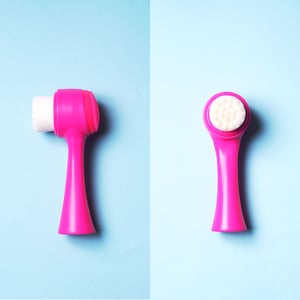 Kiss Lovely Facial Cleansing Brush - Hot Pink