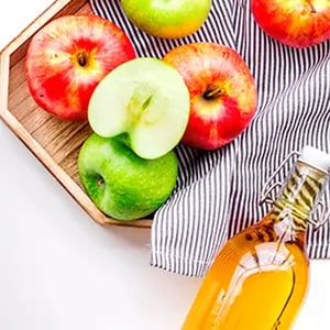 OGX Clarify & Shine + Apple Cider Vinegar Shampoo 385ml •