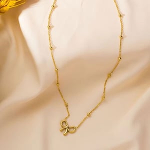 Bow Pendant Necklace