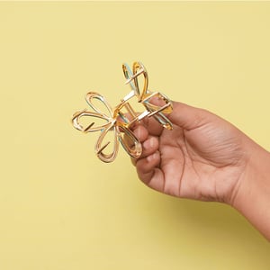 Flower Shape With Pearl Metal Clip - Teal Green