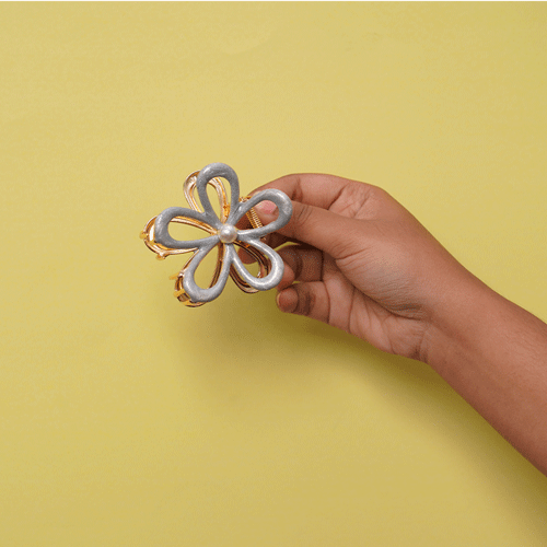 Flower Shape With Pearl Metal Clip - Silver
