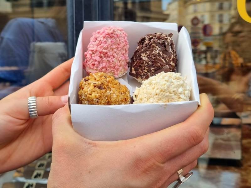 Le Marais Sweet Tour - scene