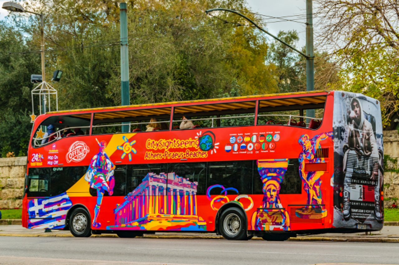 אתונה על גלגלים: אוטובוס התיירים-Hop On Hop  Off