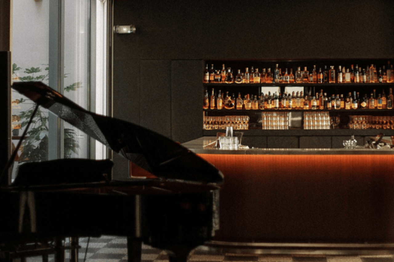 Les Bains – Roxo