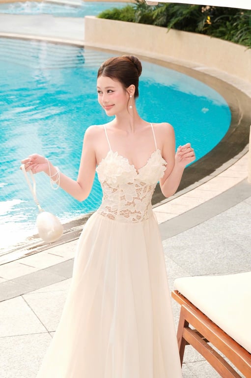 Đầm dây thân ren hoa nổi brand OBIBI
