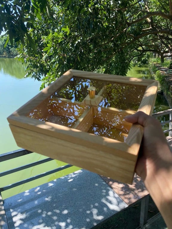 KHAY MỨT TẾT GỖ SỒI sơn inchem của Đức KÈM NẮP KÍNH bao đẹp bao xịn