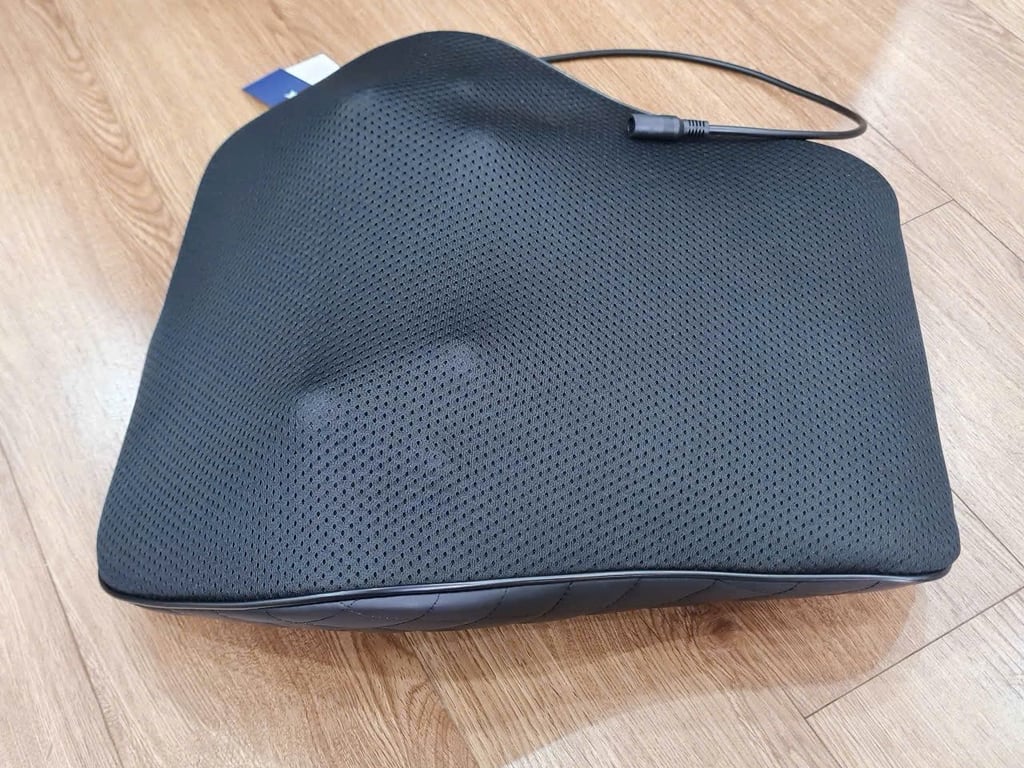 Gối massage Shiatsu 3D công nghệ Gel touch sử dụng pin sạc HoMedics Lock&Lock