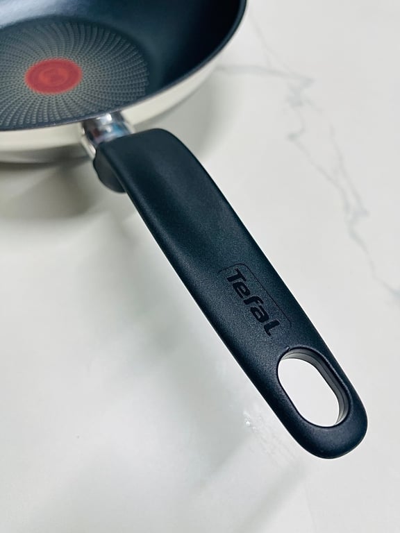 CHẢO XÀO CHỐNG DÍNH SÂU TEFAL PRIMARY 28CM