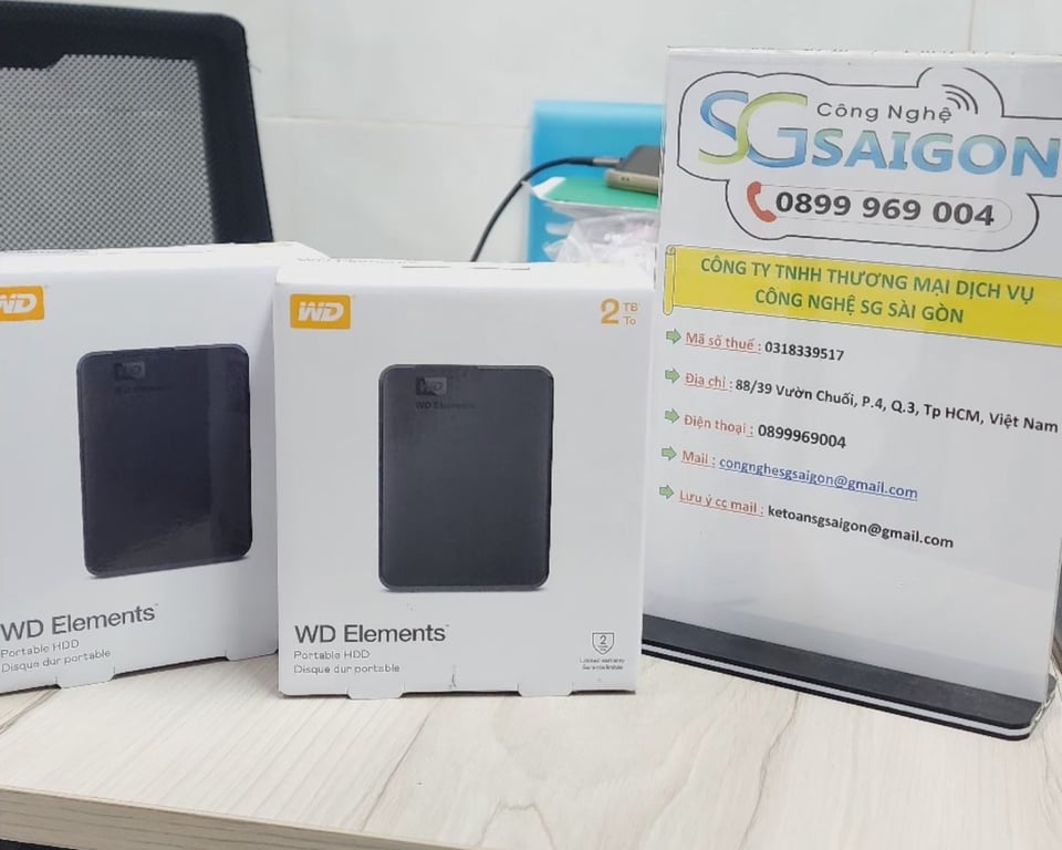 Ổ Cứng Di Động WD Elements Portable 2TB 2.5" USB 3.0 - WDBU6Y0020BBK-WESN (Đen) + Túi Chống Sốc