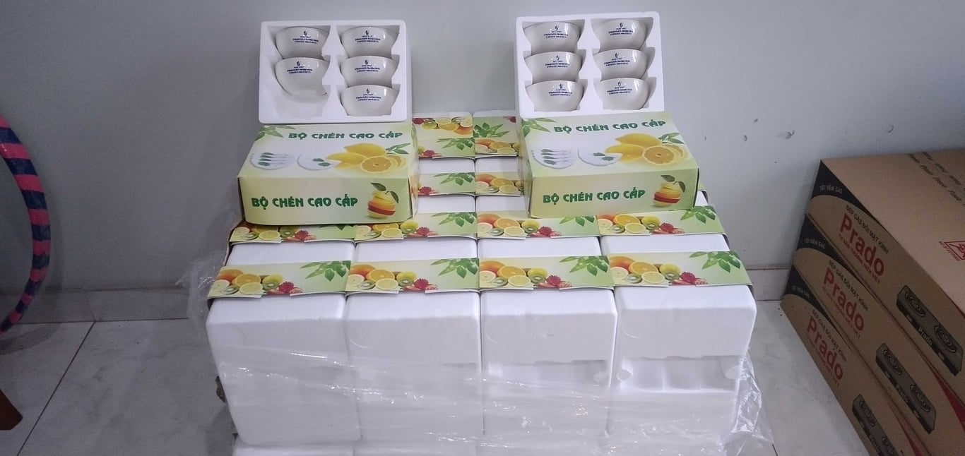 Bộ chén sứ 6 cái
