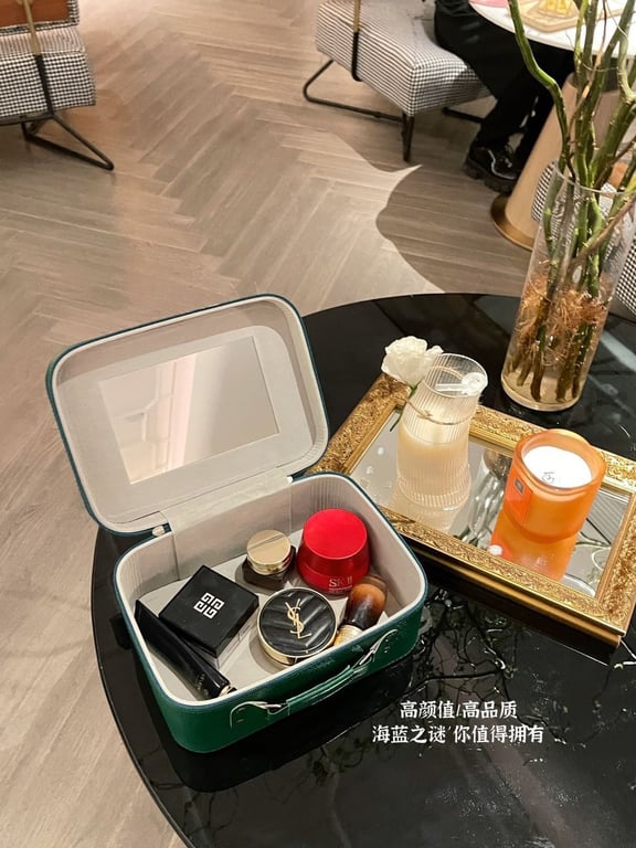 Hộp đựng đồ trang điểm Gift__LAMER siuuu đỉnh