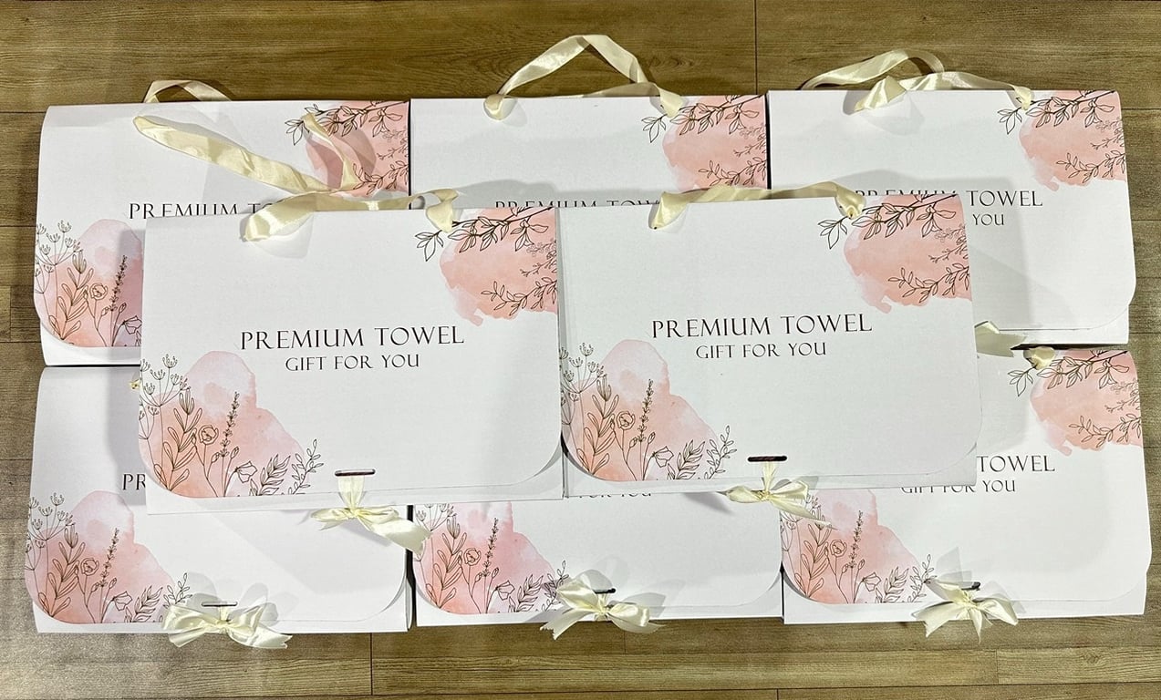 Bộ 3 khăn cao cấp Premium Towel kèm túi đựng có quai xách