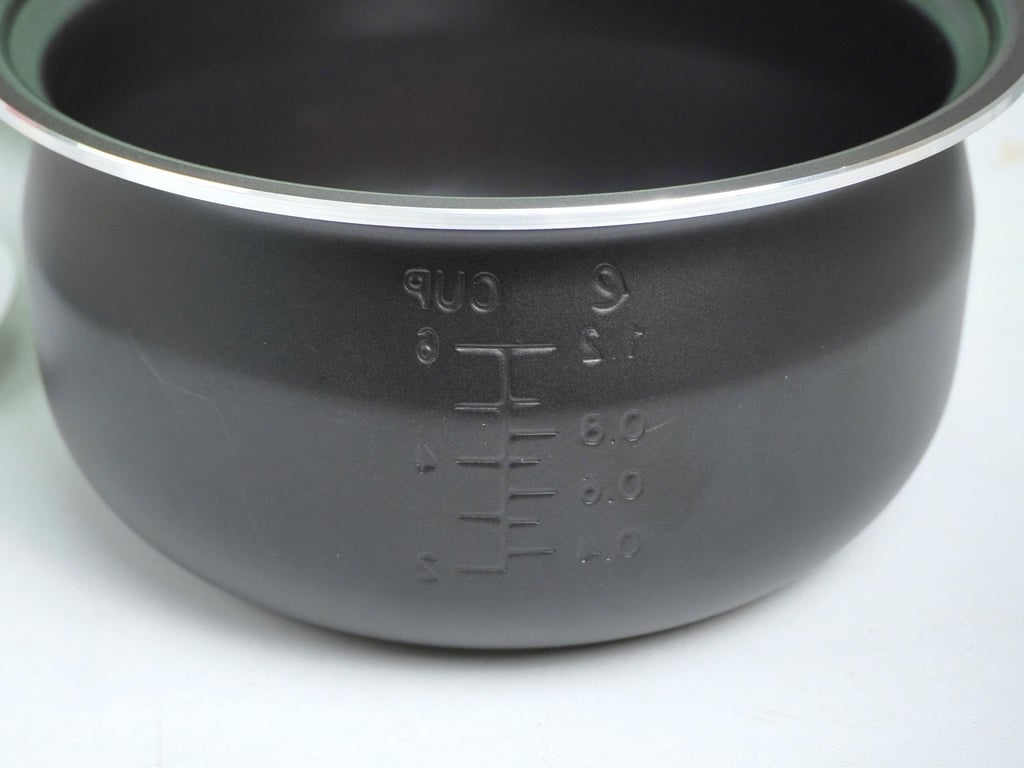 NỒI CƠM ĐIỆN CAO CẤP KALPEN R12 DUNG TÍCH 1,2L