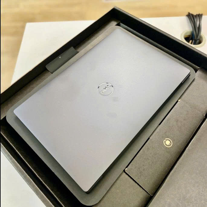Laptop  Dell XPS13 9350 Ultra 7-258V | 32GB-8533Mhz DDR5(Onboard)/UnUpgrapded | 1TB NVMe SSD | 13.4 inch QHD Touch 2.5.K/No Pen/3C55Whr| None LAN Port| Win 11  Home 64 Bit | Office | Grey/Xám(PP9H1)
