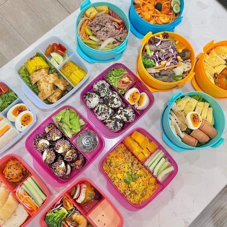 Hộp cơm Lolly Tupperware