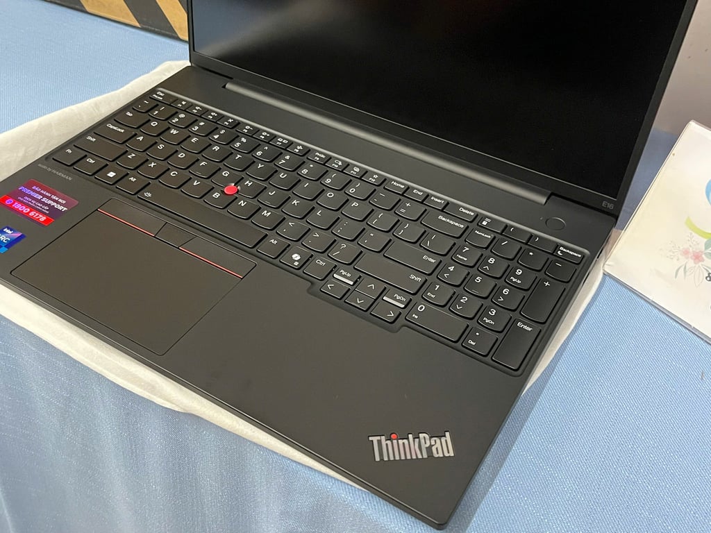 Laptop Lenovo ThinkPad E16 Gen 2 21MA004LVA