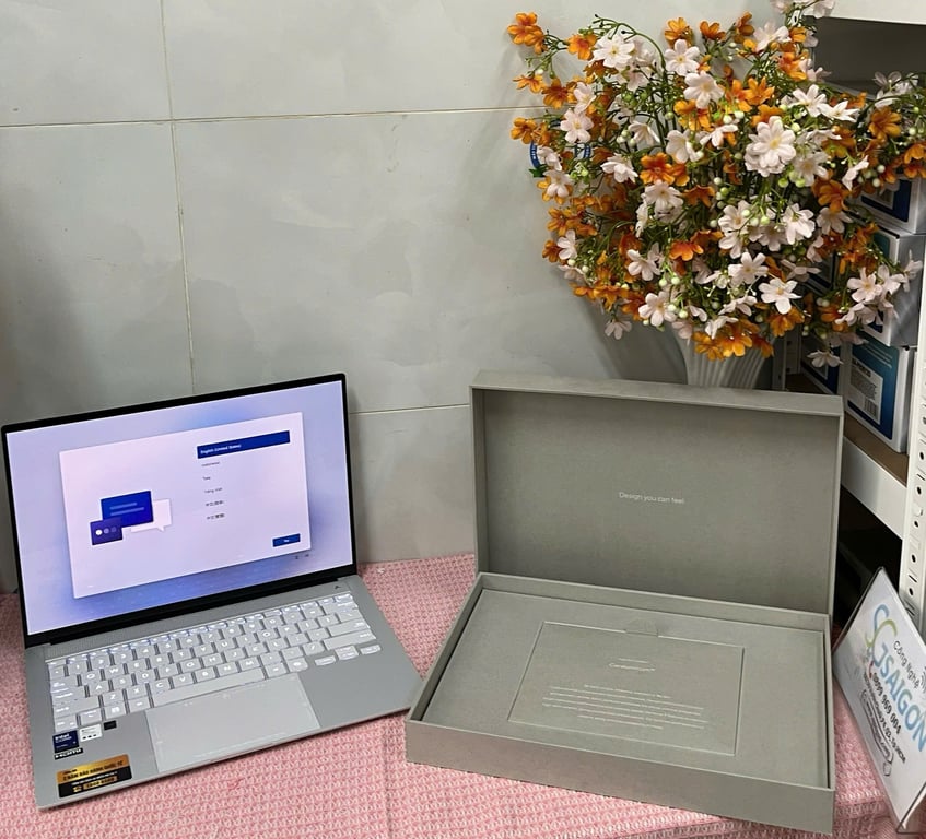 aptop Asus Zenbook S 14 OLED UX5406SA-PV140WS (Intel Core Ultra 7 Processor 258V/ 14 inch 3K OLED/ Intel Arc/ 32GB/ 1TB/ Win 11/ Office/ Trắng)