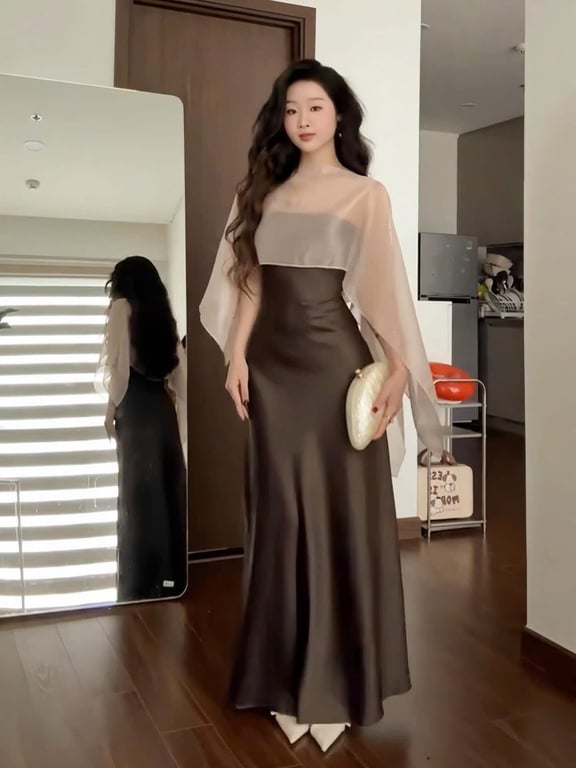 Váy lụa nâu khoác voan be - DT182