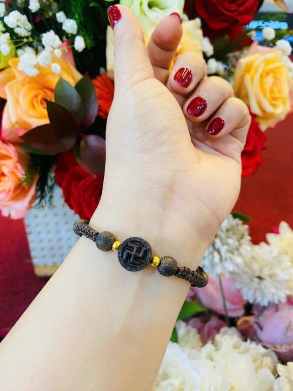 Vòng Trầm tết tay dây đủ màu chọn tuỳ mệnh