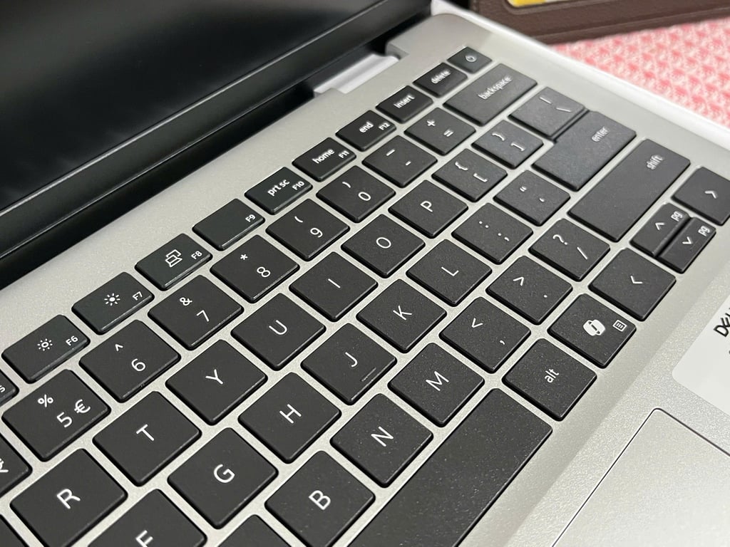 Laptop Dell Pro 14 Essential PV14250 PV14250-150U-161TBW
