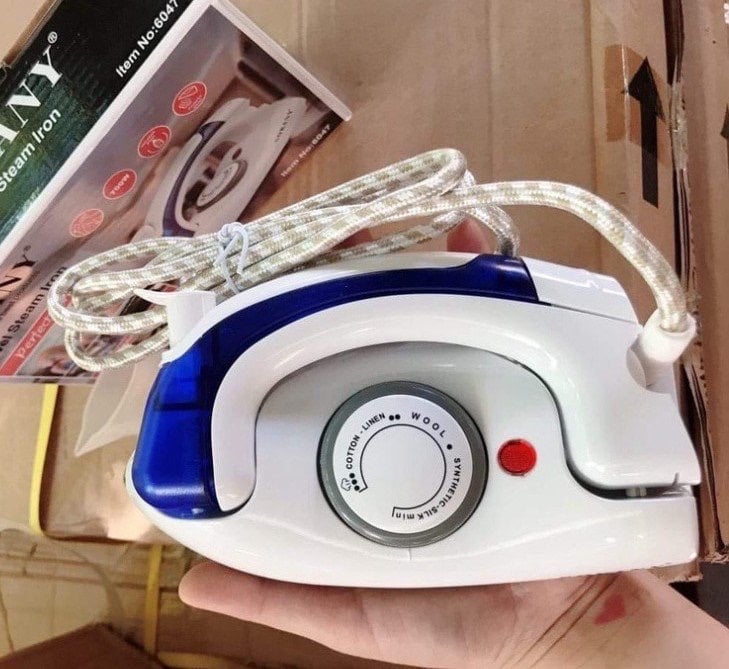 Bàn là hơi nước Sokany 6047