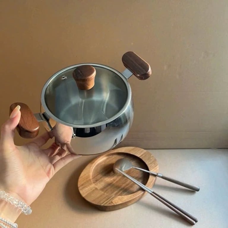Nồi mini tay cầm gỗ 14cm có nắp - RK806