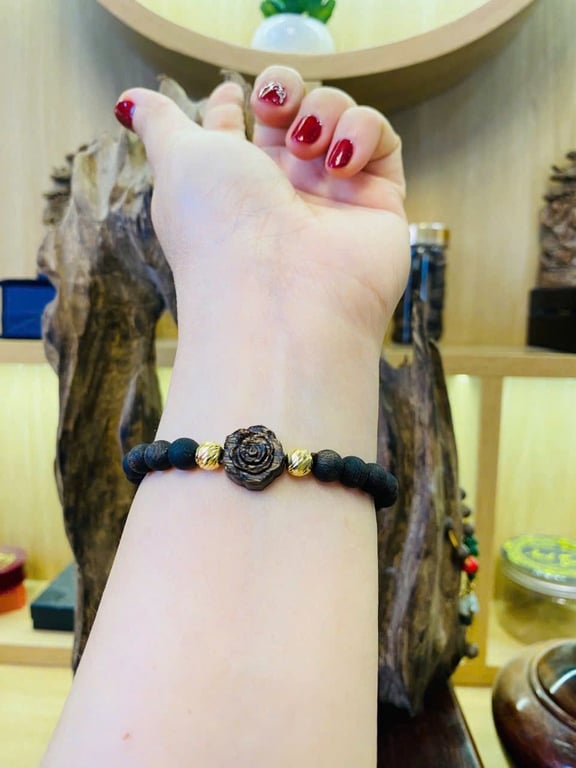 Vòng Trầm tết tay dây đủ màu chọn tuỳ mệnh