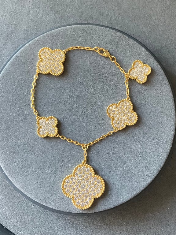 Vòng tay Van Cleef đính kim cương nhân tạo mạ vàng 18k
