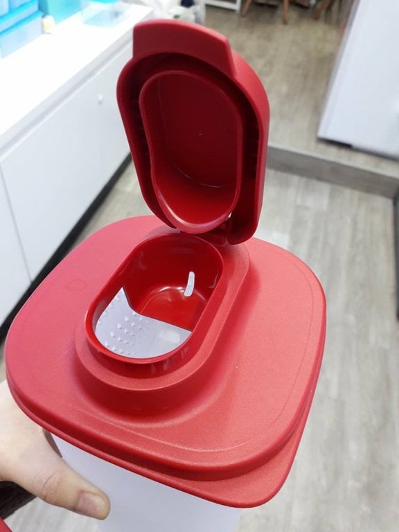 💦 💦 💦 BÌNH SLIM LINE 2L TUPPERWARE