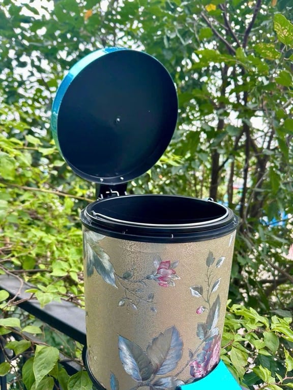 Thùng Đựng Rác 12L Mẫu Hoa Vintage