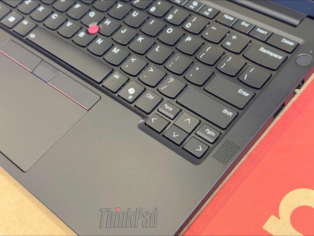 Laptop Lenovo ThinkPad E14 Gen 7 21SX002QVA