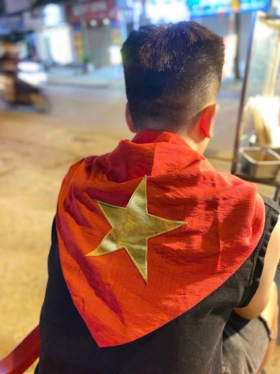 combo mũ + khăn choàng lá cờ VN