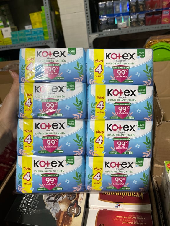Kotex hằng ngày 20m lốc /8gói