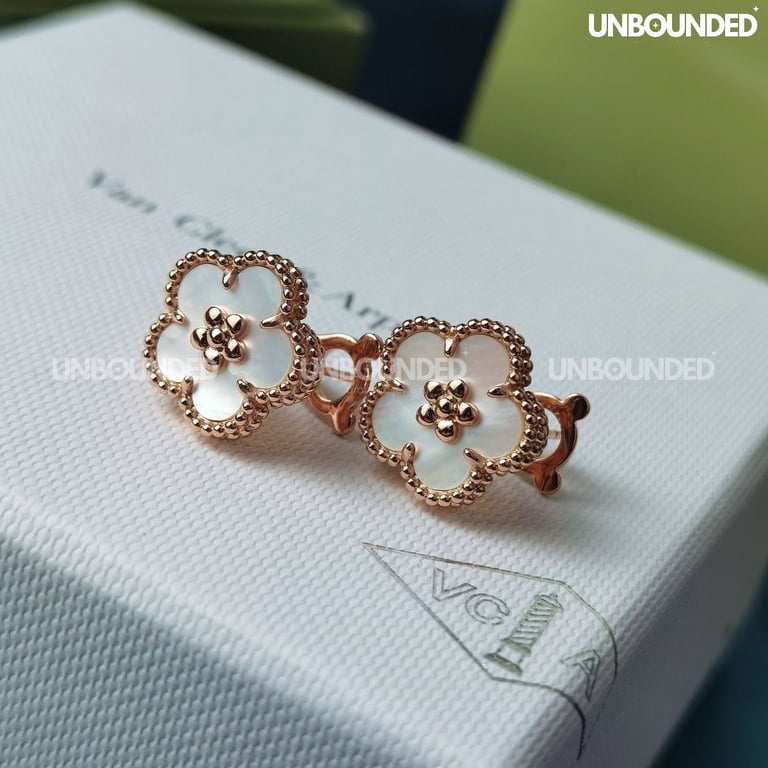 Bông tai Lucky Spring earrings, plum blossom
