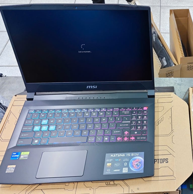 Laptop MSI Katana 15 B13VEK-2256VN V2 ( I7-13620H/ 32GB/ 512GB PCIE/ VGA 6GB RTX4050/ 15.6 FHD)