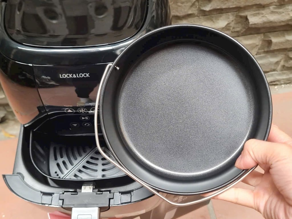 NỒI CHIÊN KHÔNG DẦU ĐIỆN TỬ LOCK&LOCK ECF300 dung tích 3L