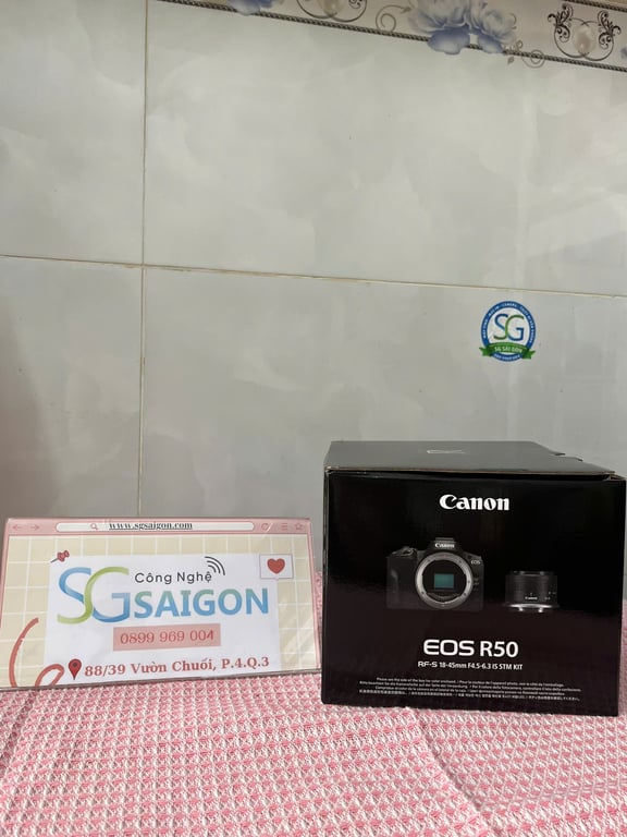 Máy ảnh Canon EOS R50 Kit RF-S18-45mm F4.5-6.3 IS STM Đen Chính Hãng