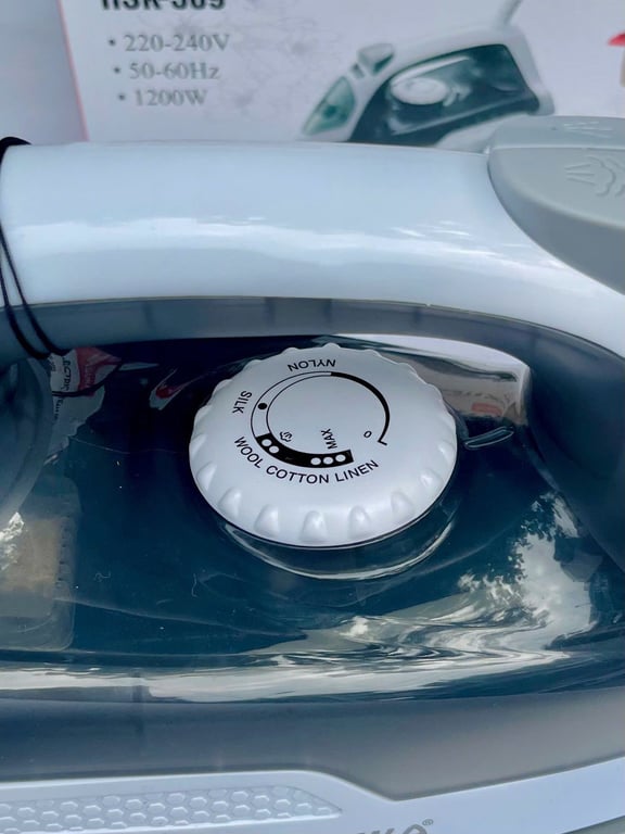 Bàn ủi hơi nước Hasuka HSK-309