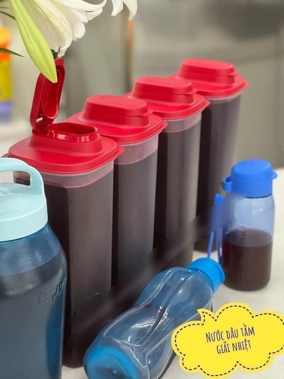 💦 💦 💦 BÌNH SLIM LINE 2L TUPPERWARE