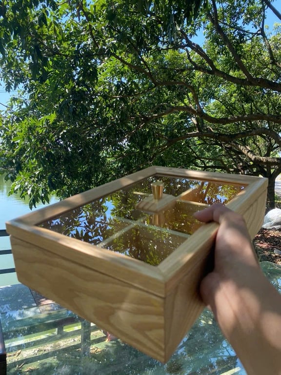 KHAY MỨT TẾT GỖ SỒI sơn inchem của Đức KÈM NẮP KÍNH bao đẹp bao xịn