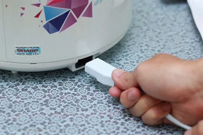 NỒI CƠM ĐIỆN SHARP KS18TJV